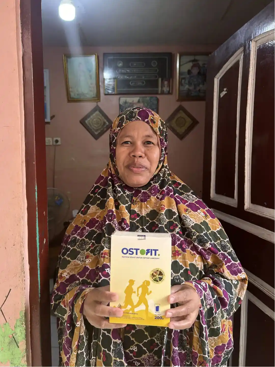 Konsumen Ostofit bernama Ibu Anah